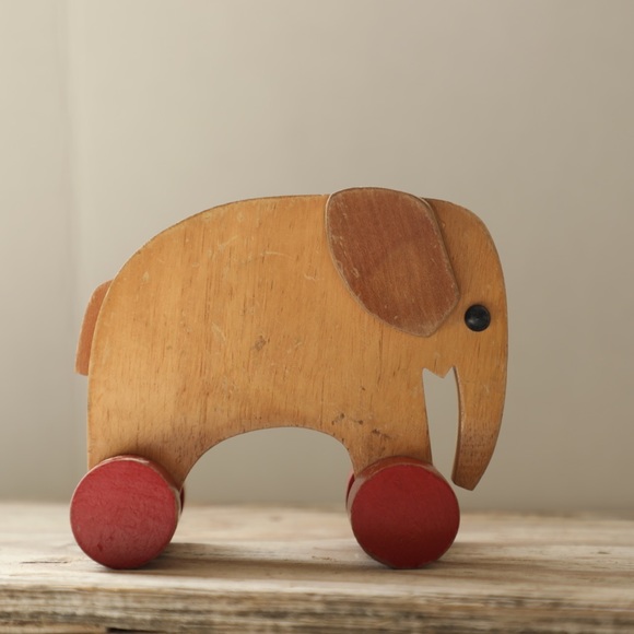 Vintage Wooden Elephant Toy on wheels - Picture 5 of 6